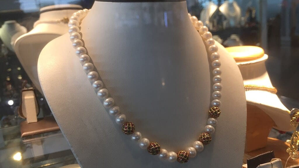 things to buy from hyderabad, things to buy from hyderabad trip, best things to buy from hyderabad, famous things to buy in hyderabad, hyderabad shopping items, hyderabad souvenirs, shopping in hyderabad, hyderabadi pearls, laad bazaar bangles, pochampally ikat sarees, bidriware handicrafts, kalamkari fabrics, hyderabadi attar perfumes, osmania biscuits, hyderabad local products, what to buy from hyderabad