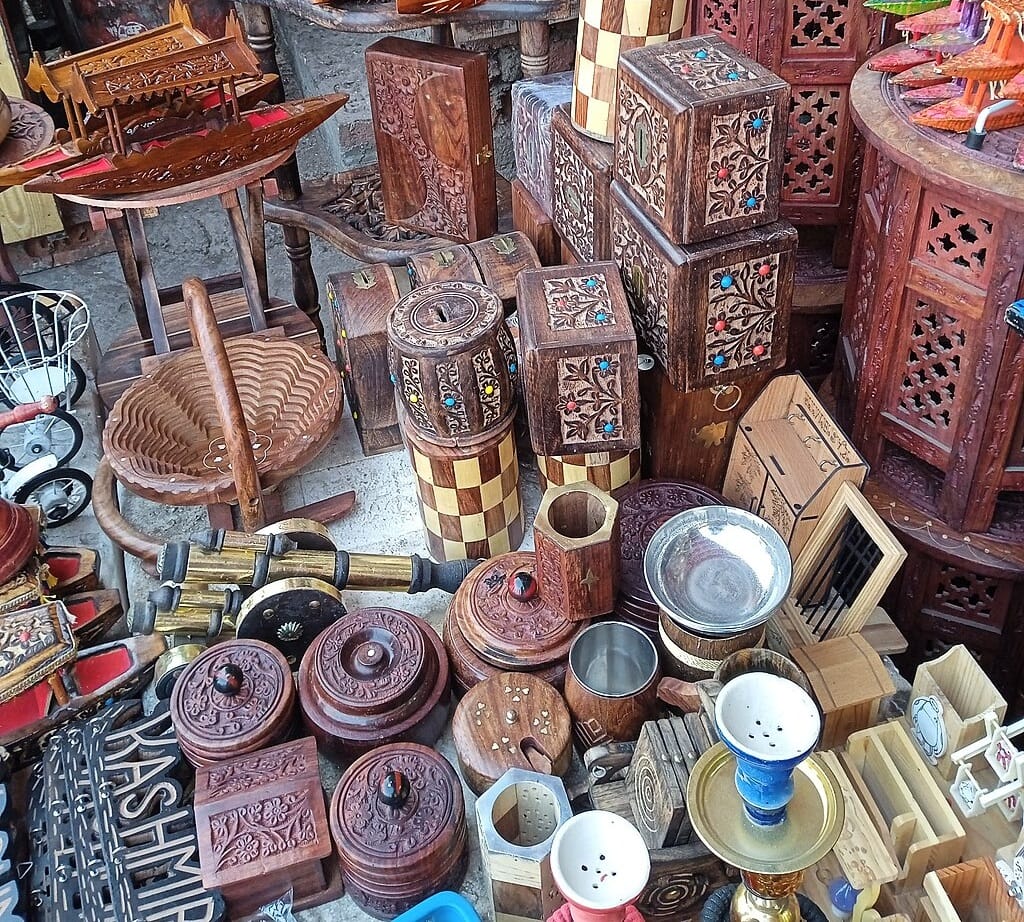 things to buy from kashmir, things to buy from kashmir trip, best things to buy from kashmir, famous things to buy from kashmir, kashmir shopping list, kashmir handicrafts shopping, kashmir souvenirs, pashmina shawls kashmir, saffron from kashmir, kashmiri dry fruits, kashmir local products, kashmir traditional items, shopping in kashmir, kashmir travel shopping guide