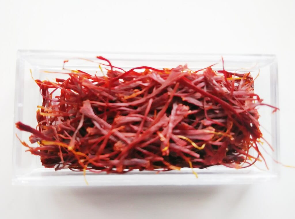 things to buy from kashmir, things to buy from kashmir trip, best things to buy from kashmir, famous things to buy from kashmir, kashmir shopping list, kashmir handicrafts shopping, kashmir souvenirs, pashmina shawls kashmir, saffron from kashmir, kashmiri dry fruits, kashmir local products, kashmir traditional items, shopping in kashmir, kashmir travel shopping guide