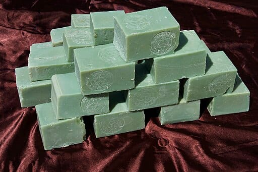 things to buy from kashmir, things to buy from kashmir trip, best things to buy from kashmir, famous things to buy from kashmir, kashmir shopping list, kashmir handicrafts shopping, kashmir souvenirs, pashmina shawls kashmir, saffron from kashmir, kashmiri dry fruits, kashmir local products, kashmir traditional items, shopping in kashmir, kashmir travel shopping guide